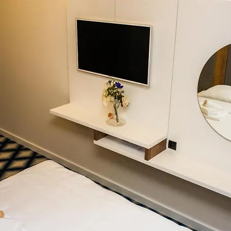 سويس بلص فندق بيهاتش